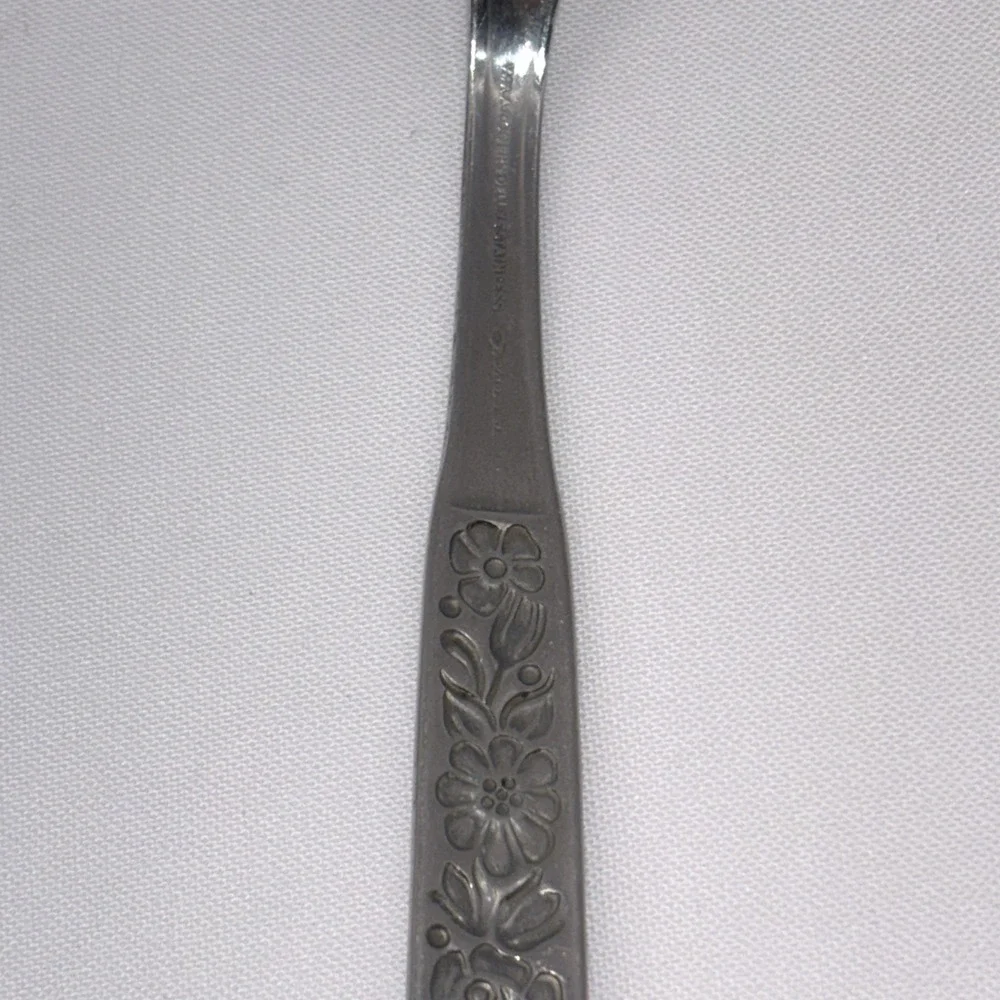 Wm A Rogers Oneida Malibu Single Serving Spoon Stainless Flatware Flowers 8 3/4
